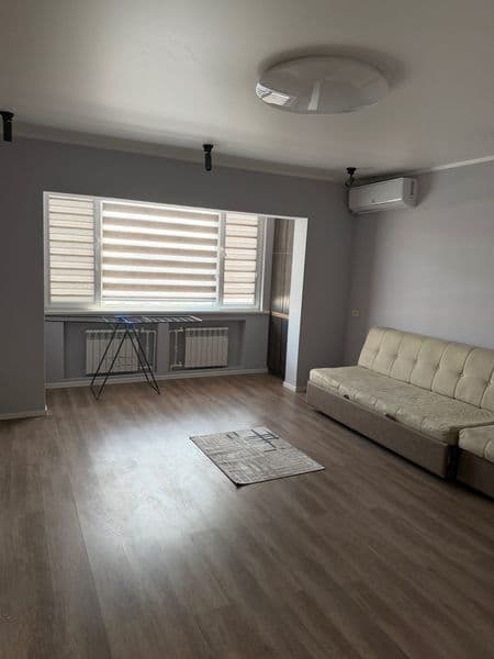 Сдаю свою 3-х комнатную квартиру в центре города ( ориентир 