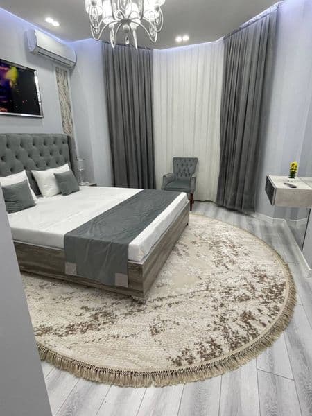 Сдаётся шикарная 3-комнатная квартира в Новостройка<br />
<b