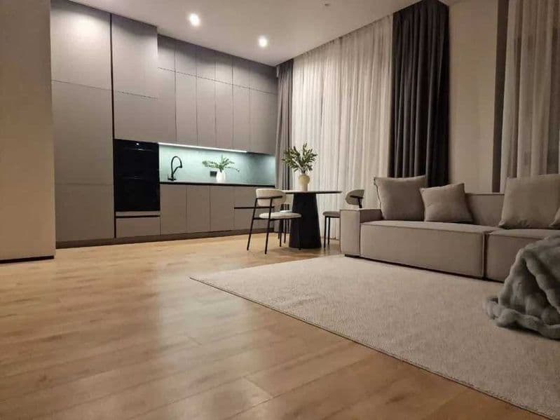 Вид во двор<br />
<br />
Площадь: 95 м2<br />
Состояние: нов — фото 3