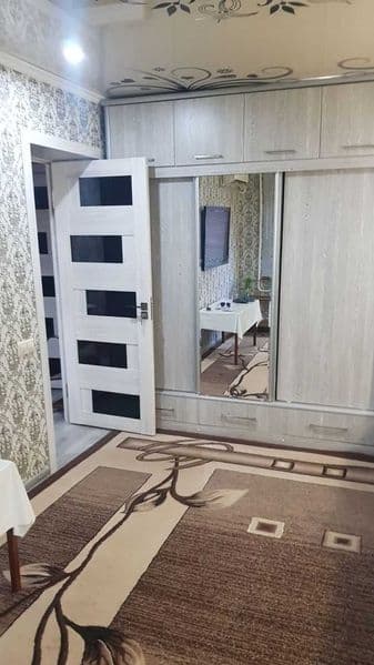 Сдам квартиру однокомнатную переделанную! на метро хамза с р