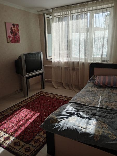 Аренда. Сдаётся 1 комнатная квартира, Буз базар, метро Буюк 
