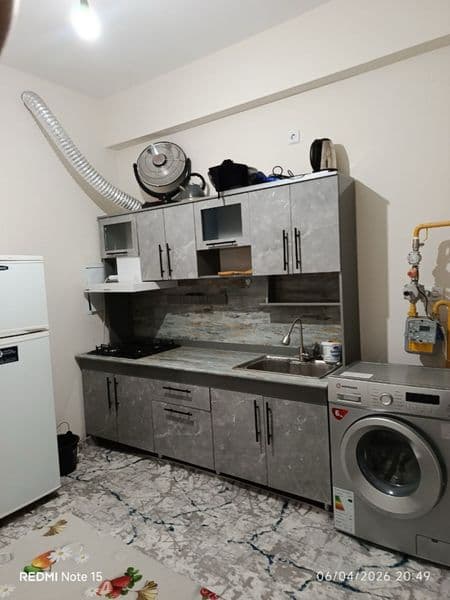 1 xona uy ijaraga beriladi <br />
KUNLIKKA HAM BERILADI <br 
