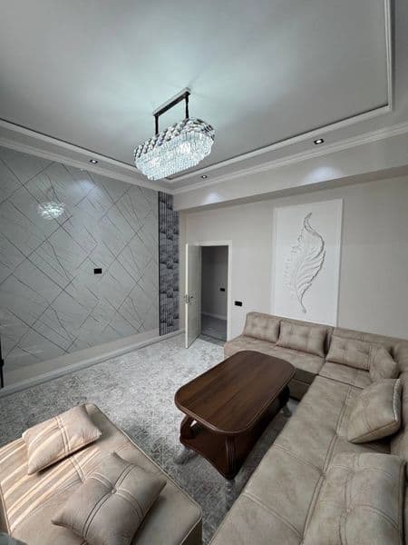 Отличное расположение дома - всё рядом - много магазинов, Це — фото 2