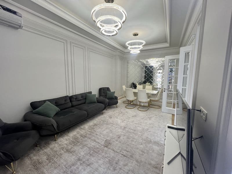 Yashashga tayyor xonadon hamma mebel texnikalari bor terasa 