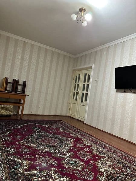 Tinchlik metroni oldida 1 ta bolaga sheriklika kvartira bor 