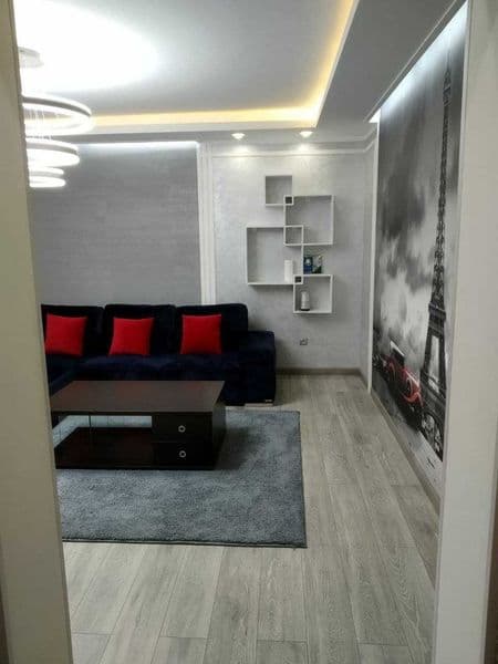 Сдается 2 комнатная квартира  только иностранцем в  центре г