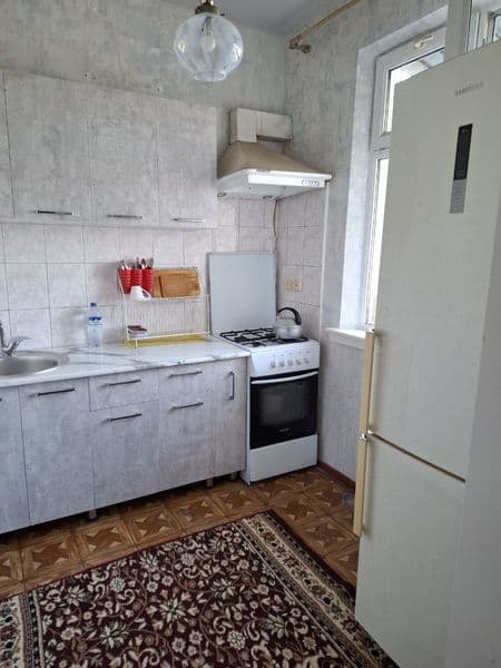 Фархадский бозарни ру́рарасида 1 хонали квартира ижарага бер — фото 3
