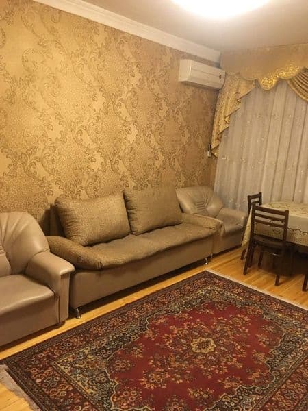 Ижарага 2.хонали уй берилади метро якин беруний евро  ойла  