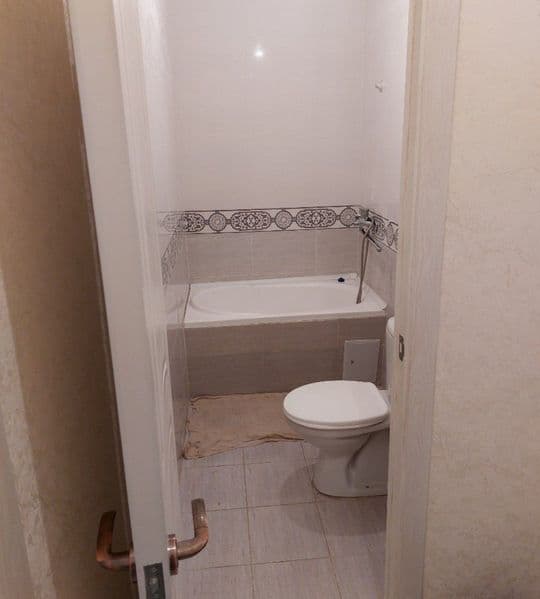 Юнусобод <br />
300$<br />
Yunusobod 4 joylashgan 1 xonali y