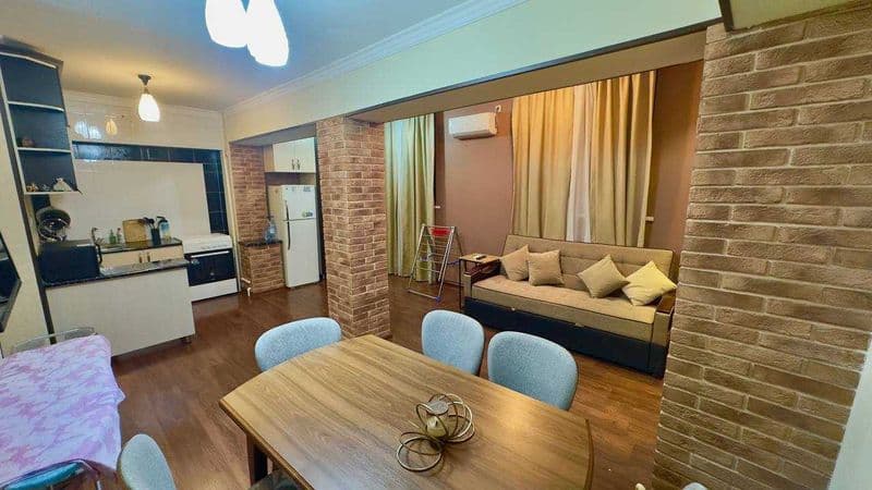 Уютная и светлая квартира в тихом дворе на 4 этаже 4-этажног