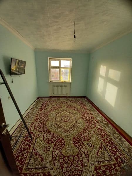 O'zgarish metro yonida 2xonalik kv<br />
BEZ MAKLER<br />
1  — фото 2