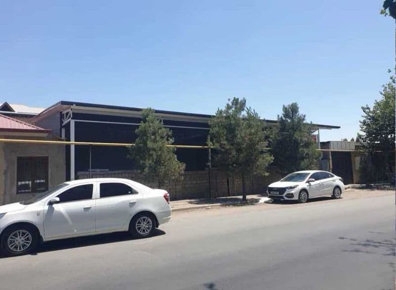 Ижарага узимнинг уйим. Ховлининг бир кисми ижарага берилади.