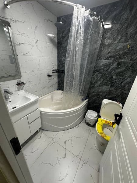 Narxi:450$<br />
O'rikzor residence <br />
2 xona 3 xona qli