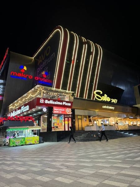 Срочно сдаю 1-комнатная переделанная 2-х комнатную квартиру.