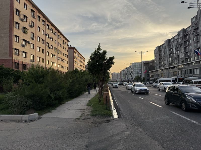 Яшинобод тумани, Махтумкули кучаси. 2 хонали янги уй. 1 кава