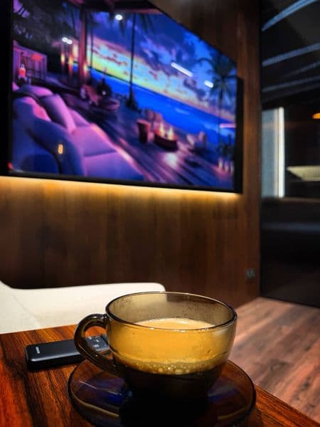 Новая квартира с новым дизайнерским ремонтом <br />
<br />
В