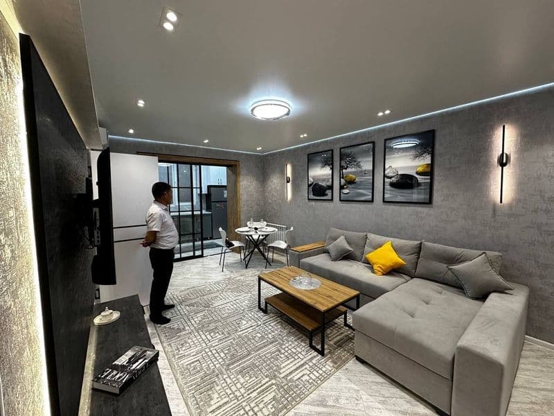 Аренда чиланзар 2.  Кирпич.  Двух переделанная на трёх.  Евр