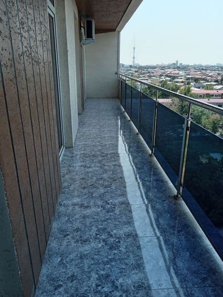 Yunsobod 6 kvartl Alfraganus universiteti oldida Xonsaroy na — фото 5