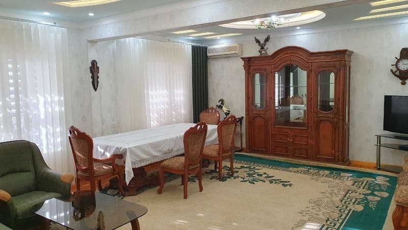 Сдается в долгосрочную аренду 5-комнатная квартира от владел