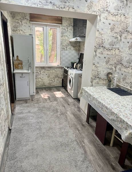 Mirzo Ulugʻbek tumani TTz 2 da 1*2 kv narxi 350 2 etaj <br /