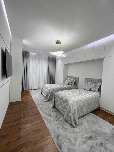 Район: Юнусабадский<br />
Адрес: шохсарой<br />
<br />
Комна — фото 2