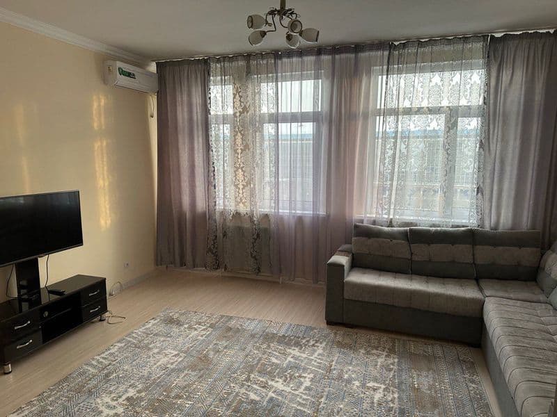 Сдается в аренду, чистая, уютная 2 комнатная квартира 65 м2.