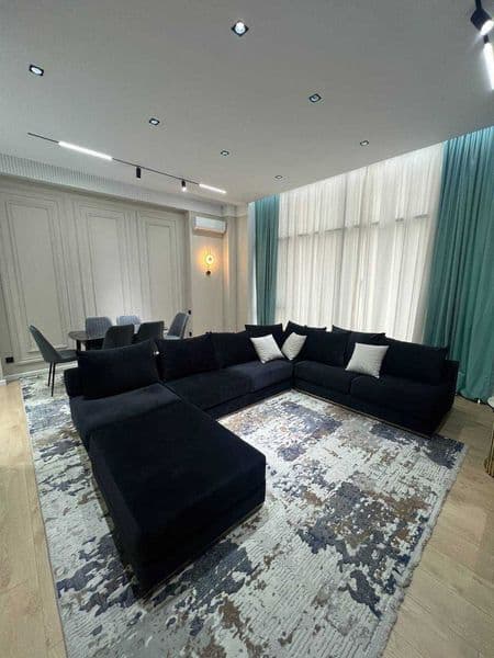 Комнат: 2<br />
 Этаж: 3<br />
 Этажность: 9<br />
 Площадь: