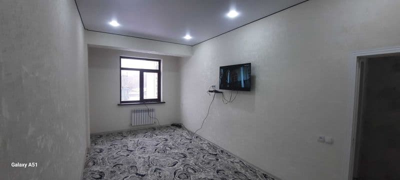 Сдаётся квартира 3 комнатная с ремонтом новостройка одна ком — фото 2