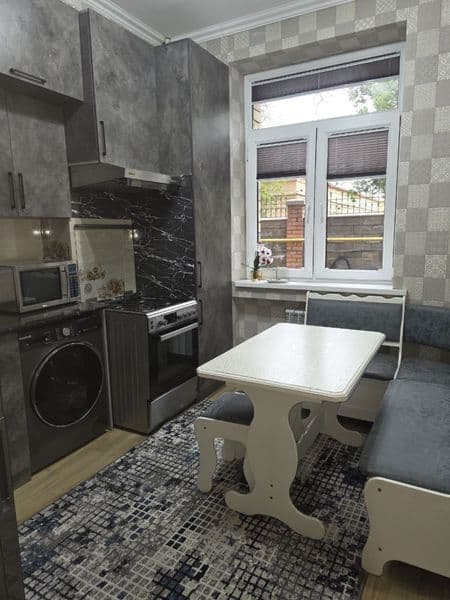 Собственник только семьям Сдам  Дуплекс 1-0 этаж 4х комнатну