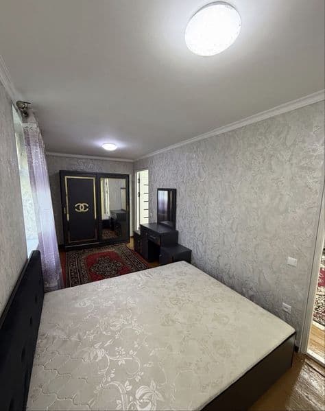 Срочно сдается квартира на цуме , метро космонавтов в центре