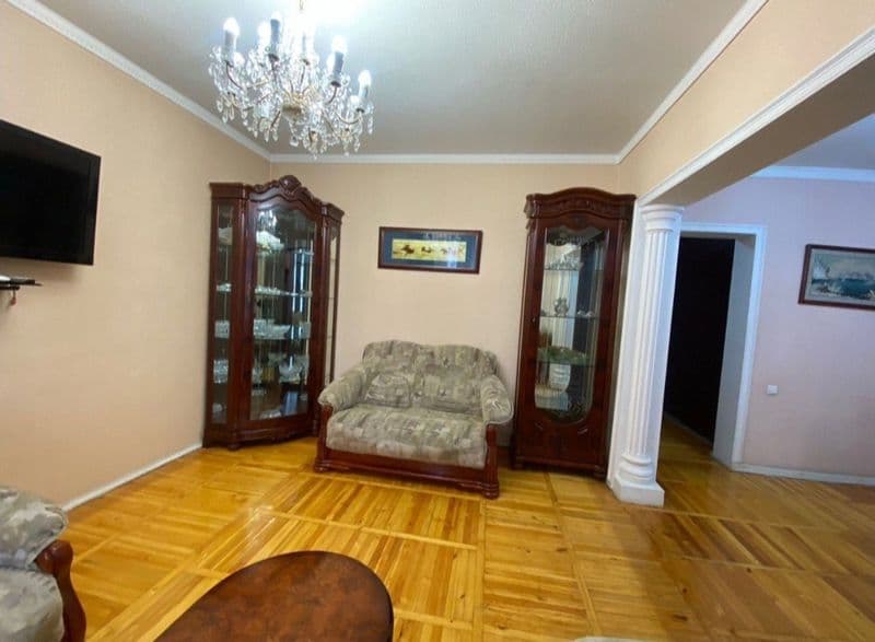 Сдаётся квартира на Ойбек<br />
Возле метро "Ойбек"<br />
Ко — фото 2