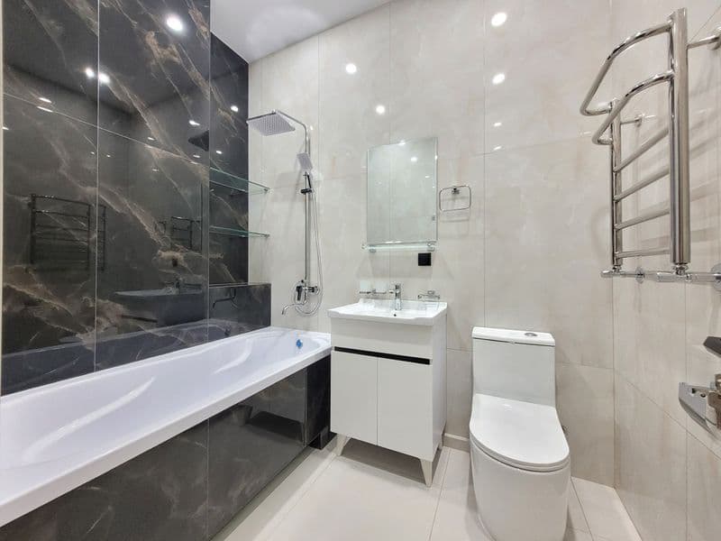 Сдаю квартиру после авторского ремонта мебель техника новая  — фото 3