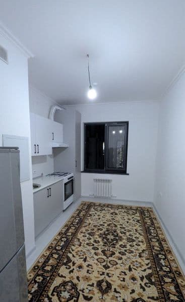 O’rikzor bozor oldida qurilgan navastroykada 1 xonalik uyimi