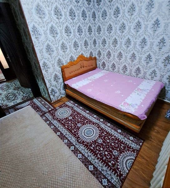 Сдаётся аккуратная 2-комнатная квартира возле метро Чоштепа.