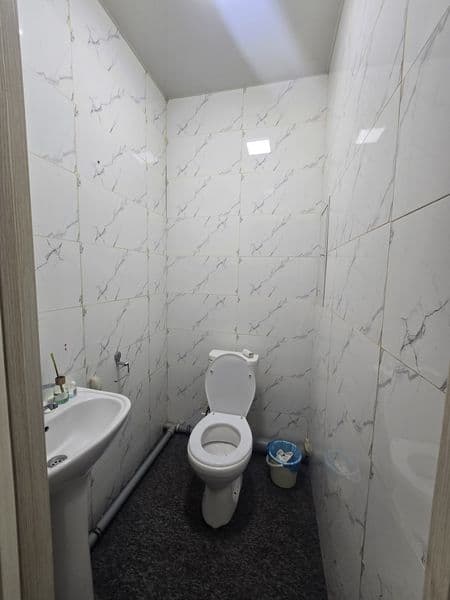 3 xonali kvartira ijaraga beriladi.<br />
Polos gilamlari ya — фото 3