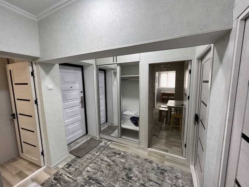 3 ком./3/4 Квартира.<br />
70кв.м +12кв.м балкон<br />
Сдаёт — фото 4