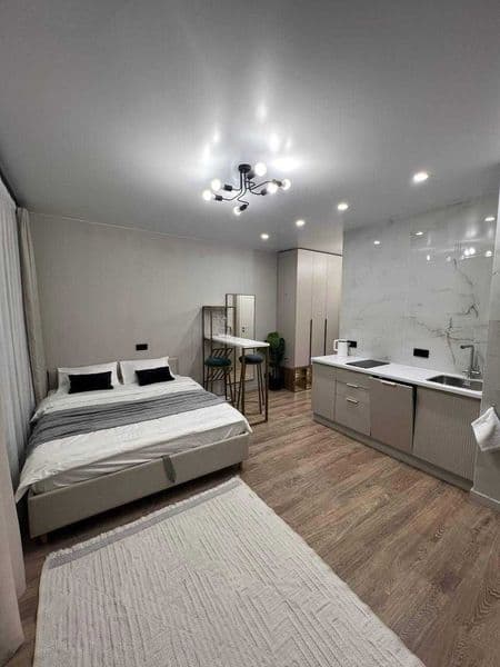 1 комнатную квартиру на 5 этаже,<br />
В квартире есть все н