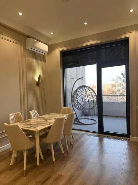 Район: Яккасарайский<br />
Адрес: Бабур<br />
<br />
• Комна — фото 4