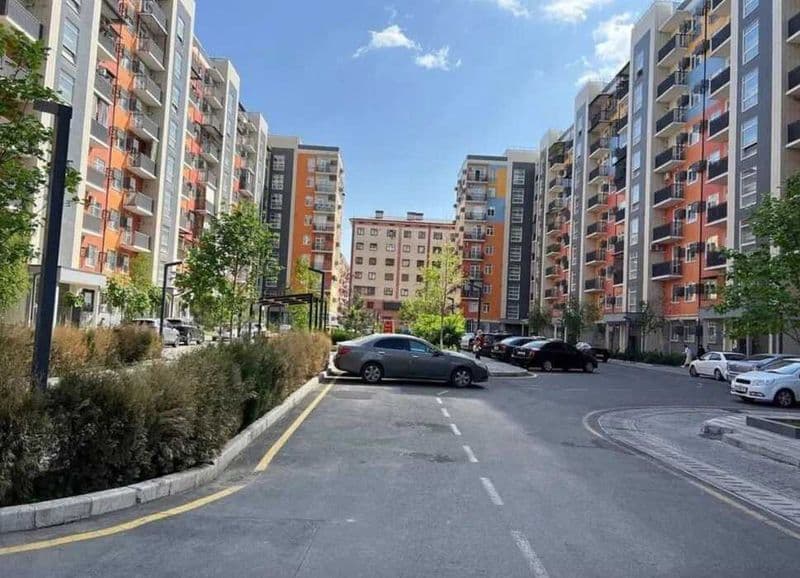 Сдаётся квартира на ЖК Ассалом‼️<br />
Ориентир - ул. Махтум