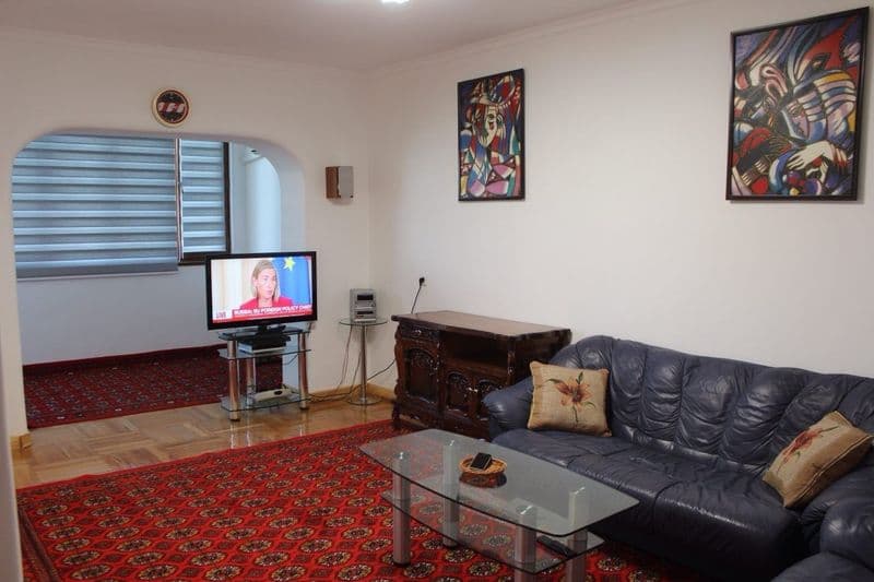 Срочно срочно сдаётся в аренду на долгий срок 3 комнатная кв