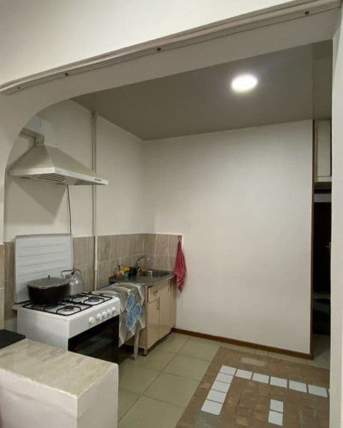 Срочно сдается в аренду квартира Селхоз Авер Орен 1 хона 2 х