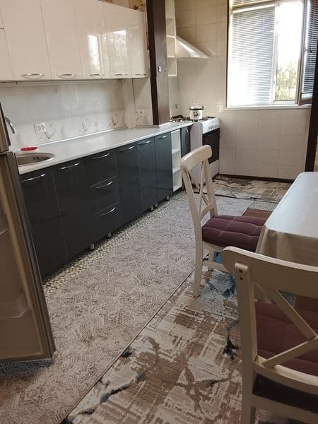 Аренда.тинчлик метродан чиккан жойдаги дом .3.3.9 ремонт тех