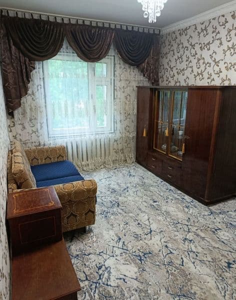 АРЕНДА-2/3/4<br />
Площадь: 40 кв.м.<br />
Средний ремонт <b
