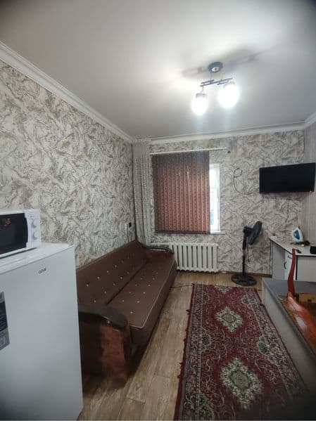 Сдам свою квартиру на  метро Максим горький  буз базар.в ква