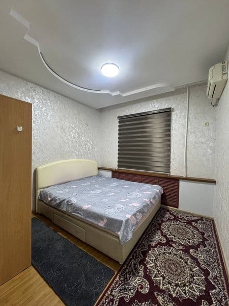 Метро Чинор (5Бекат) йонида жойлашган <br />
3 хонали 100м2 