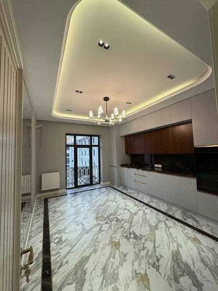 Основные параметры:<br />
3 комнаты<br />
Площадь 100 м²<br 