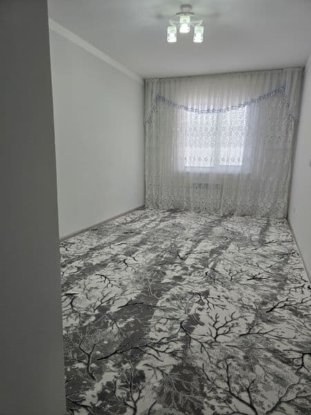 Квартира сдаётся впервые, на долгий срок.<br />
Третью комна — фото 3