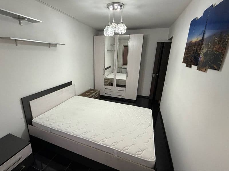 Мирзо Улугбек район <br />
Максим горкий 4/4/5<br />
Плошад 