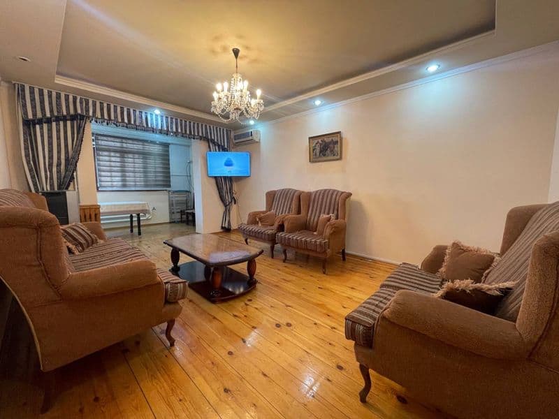 3 комнатная квартира 80 кв м <br />
Укомплектован мебелью и 