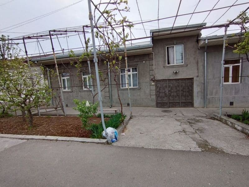 ARENDA KVARTIRA      <br />
HAZAYKALI      XOVLI (uchaska)<b